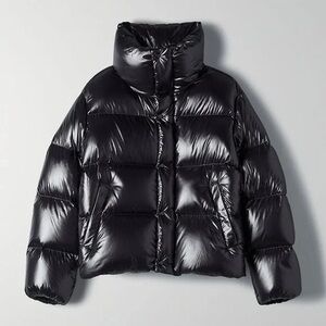 Aritizia TNA Mega Puff black gloss size M